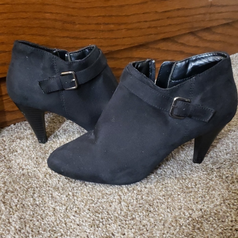 Black suede heels